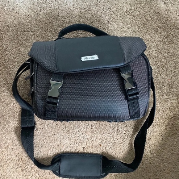 Nikon D3100 full set with 3 lens (50mm, 18-55mm, 55-200mm) - Picture 2 of 3